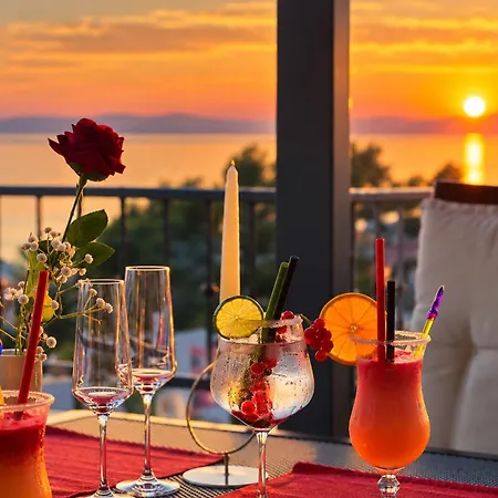 Penthouse Sunset 마카르스카