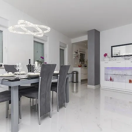 Penthouse Sunset Apartment *